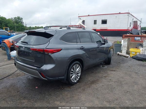 2023 TOYOTA HIGHLANDER PLATINUM