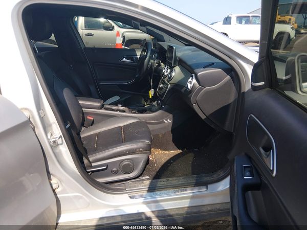 2016 MERCEDES-BENZ GLA 250 GLA250