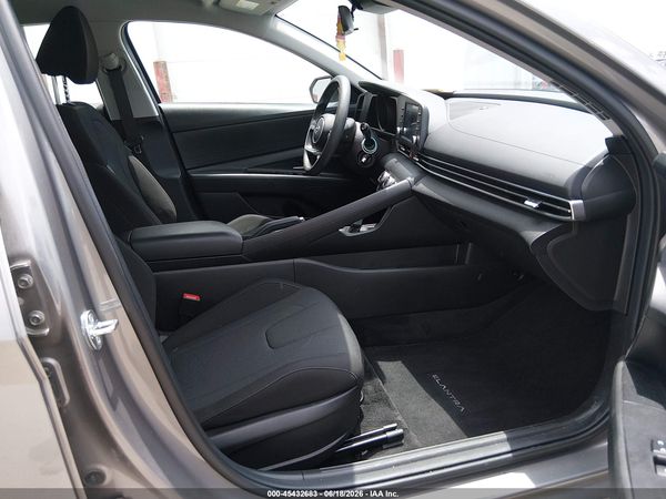 2023 HYUNDAI ELANTRA SE