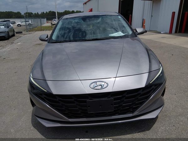 2023 HYUNDAI ELANTRA SE