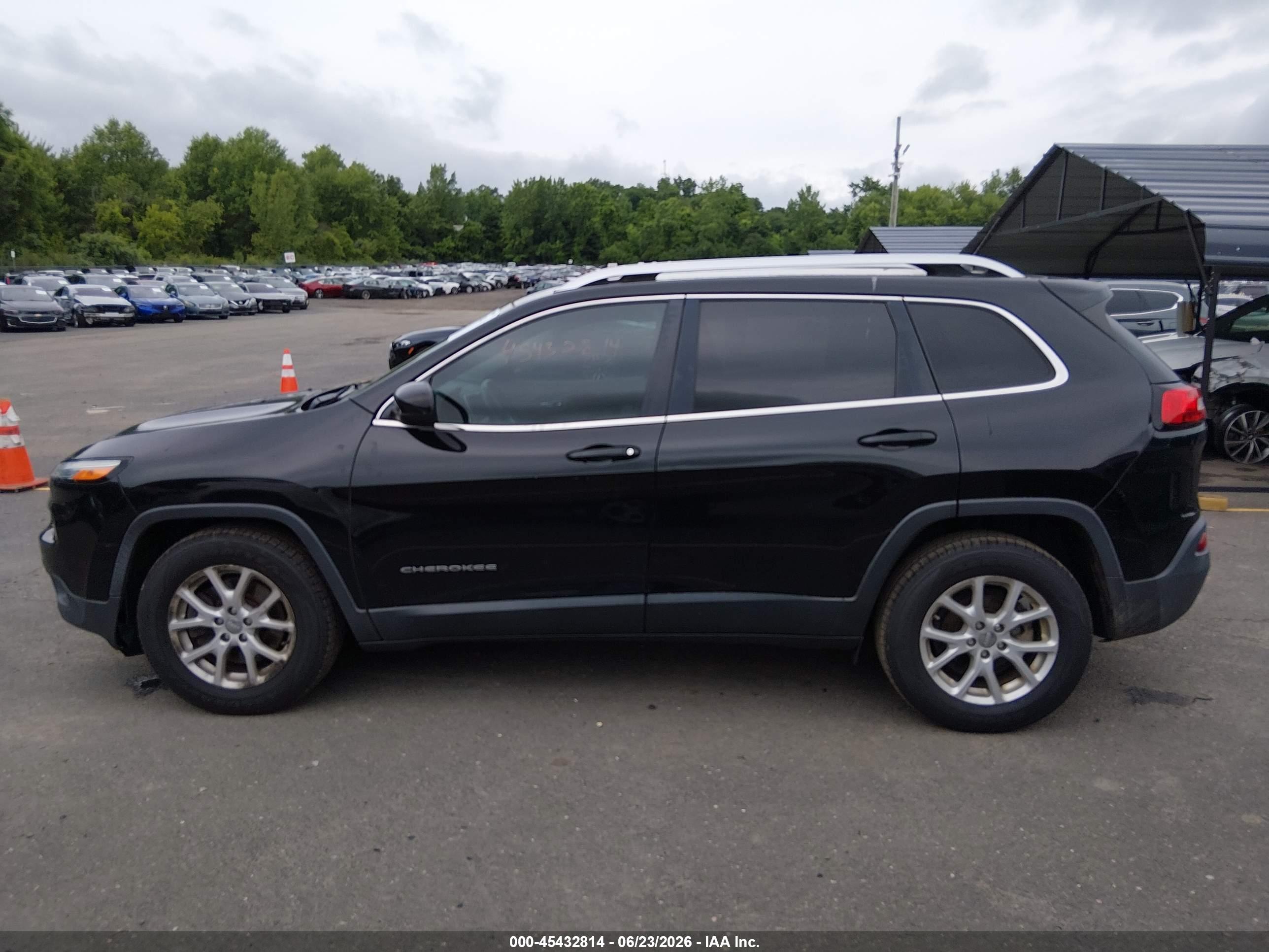 2017 JEEP CHEROKEE LATITUDE FWD