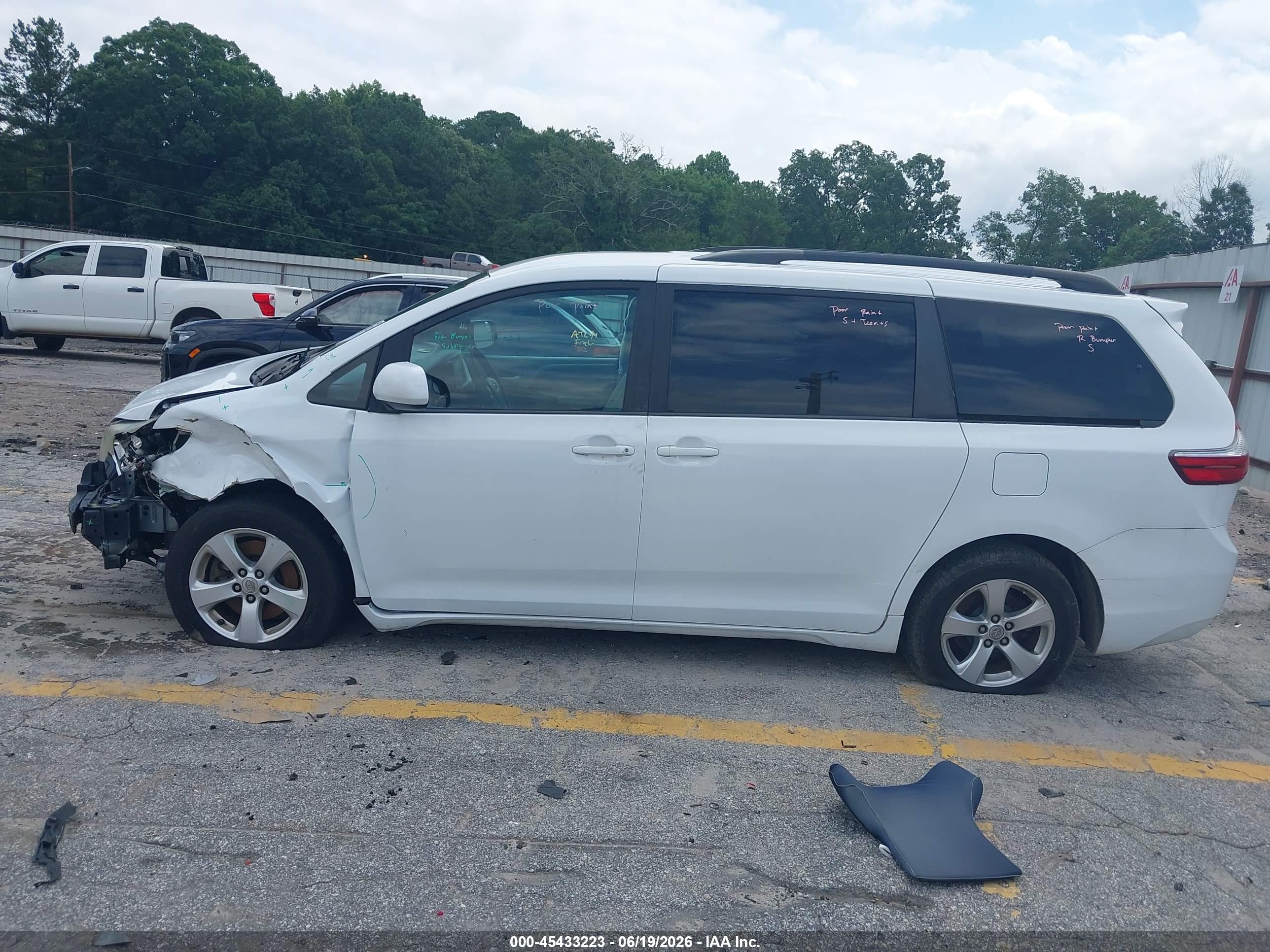 2017 TOYOTA SIENNA LE 8 PASSENGER