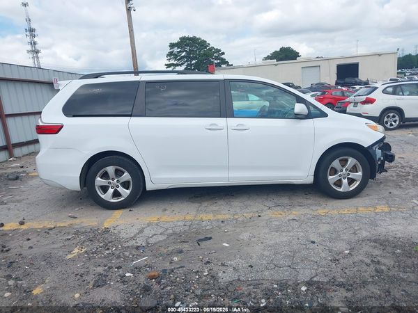 2017 TOYOTA SIENNA LE 8 PASSENGER