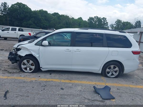 2017 TOYOTA SIENNA LE 8 PASSENGER