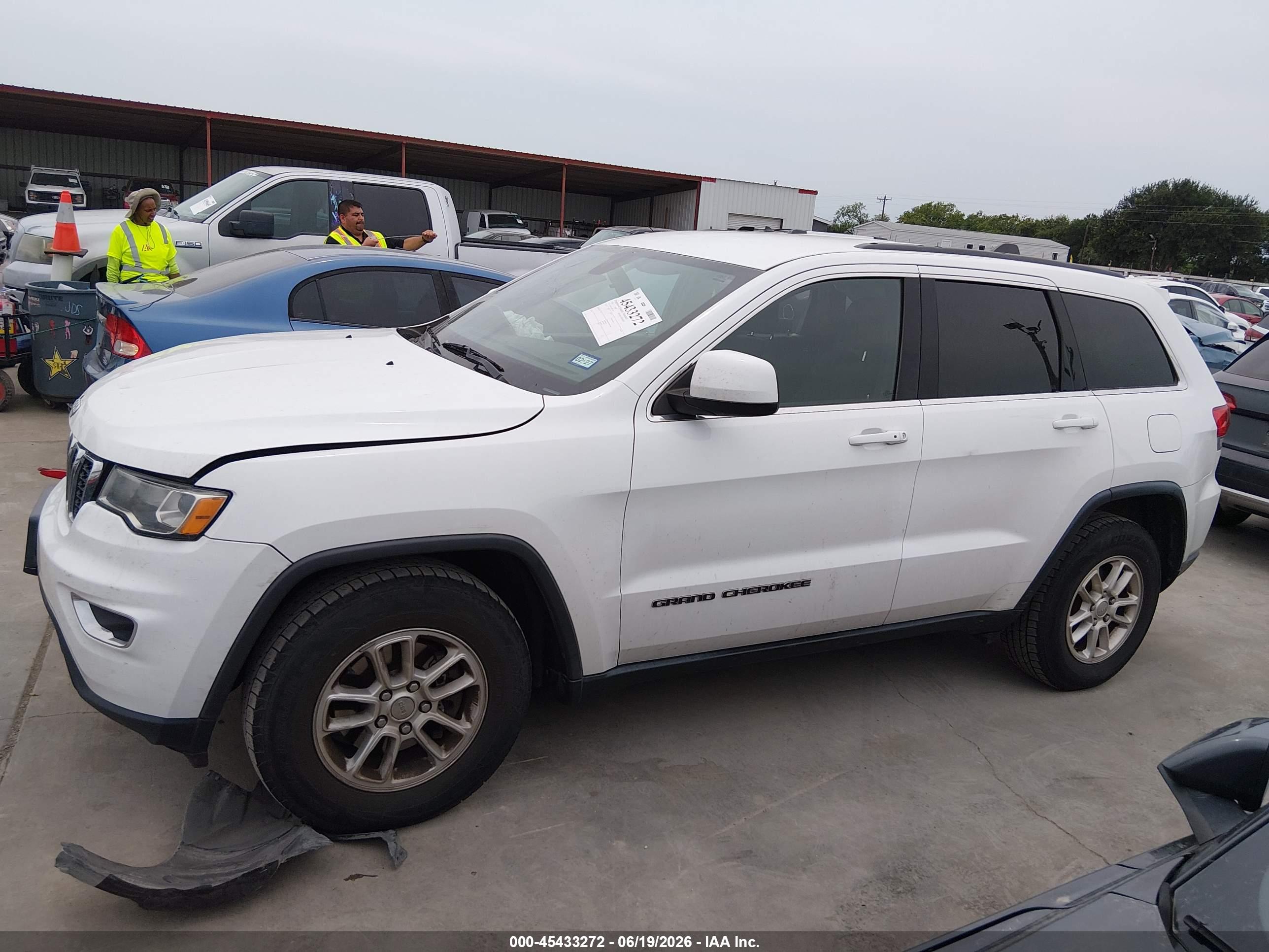 2018 JEEP GRAND CHEROKEE LAREDO 4X2