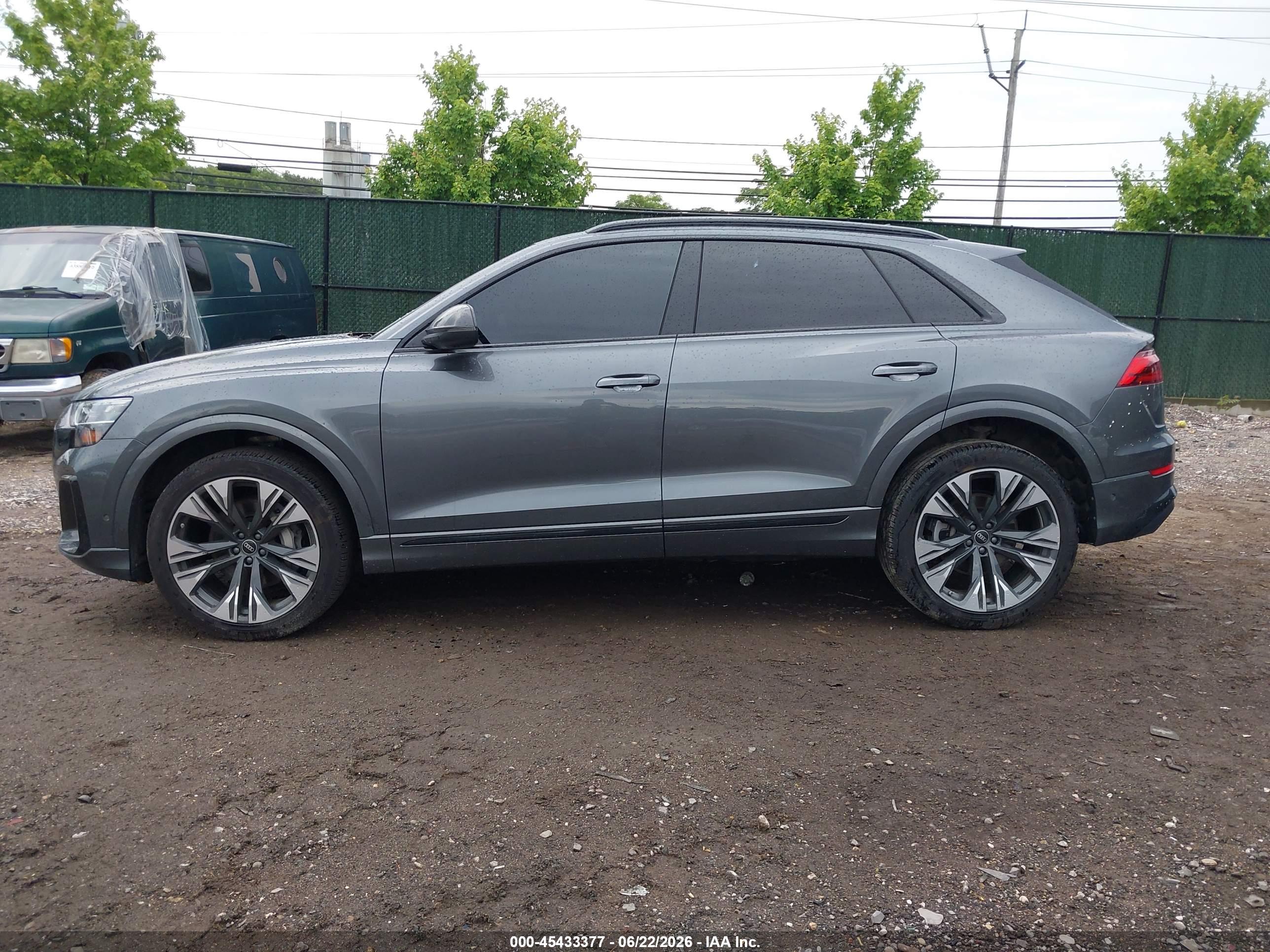 2025 AUDI Q8