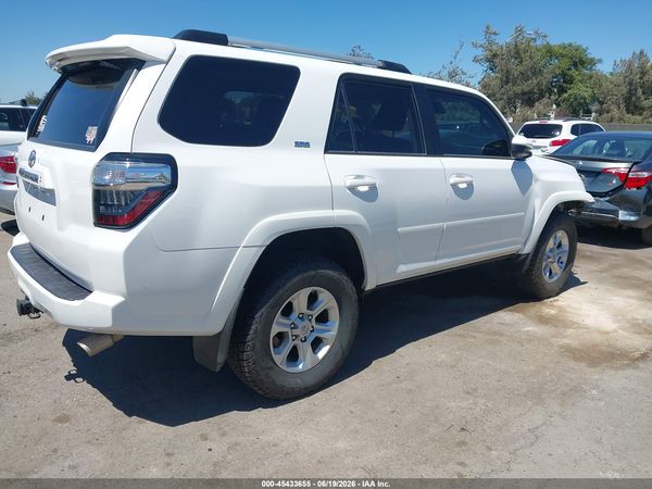 2022 TOYOTA 4RUNNER SR5