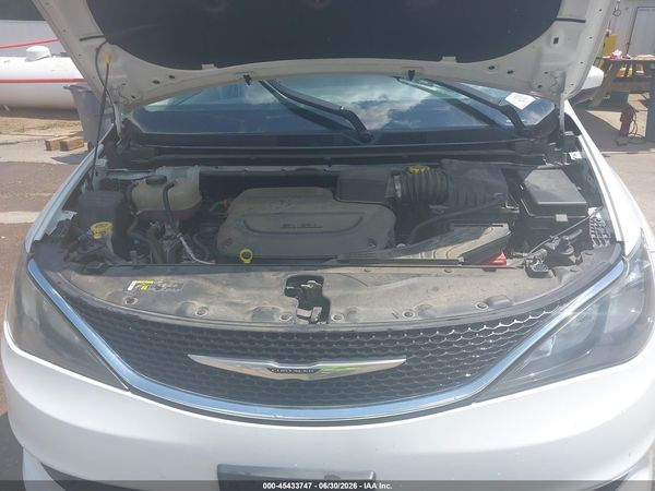 2021 CHRYSLER VOYAGER LX — I10
