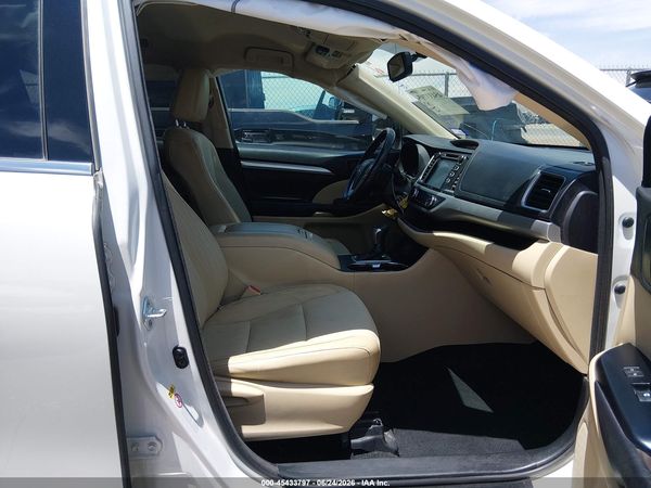 2016 TOYOTA HIGHLANDER LE PLUS V6