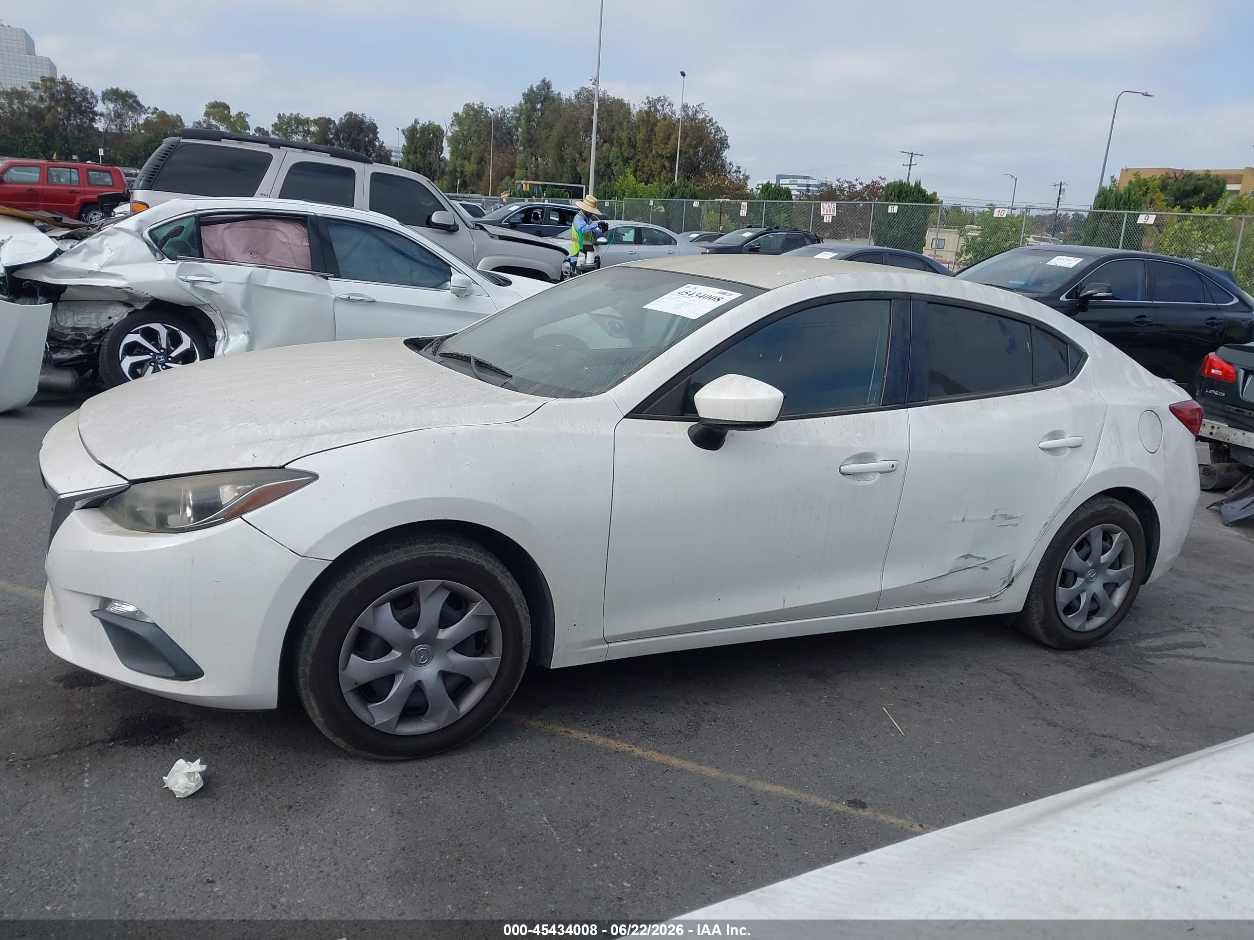 2016 MAZDA MAZDA3 I SPORT
