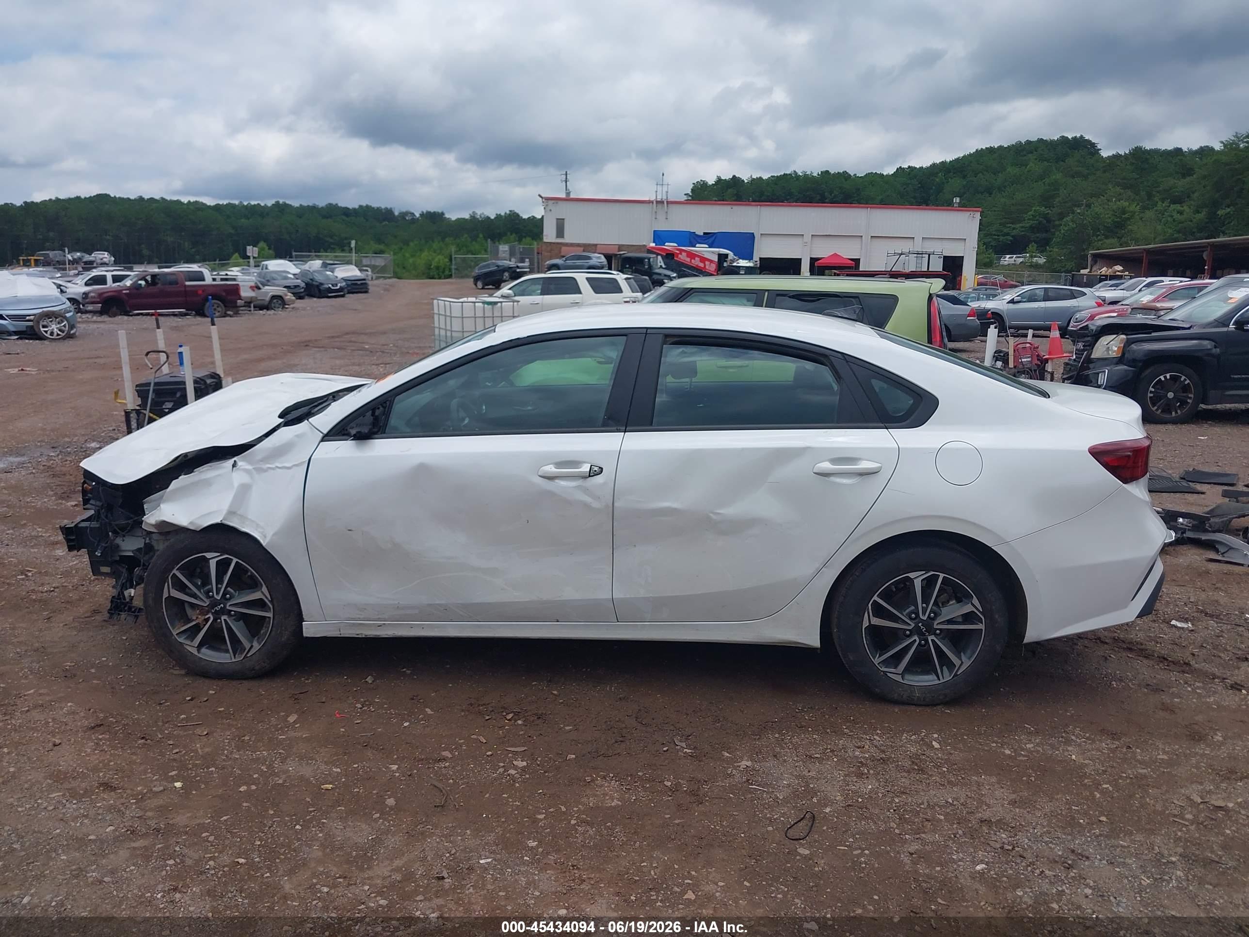 2023 KIA FORTE LXS