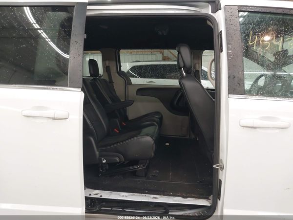 2019 DODGE GRAND CARAVAN SXT — I8