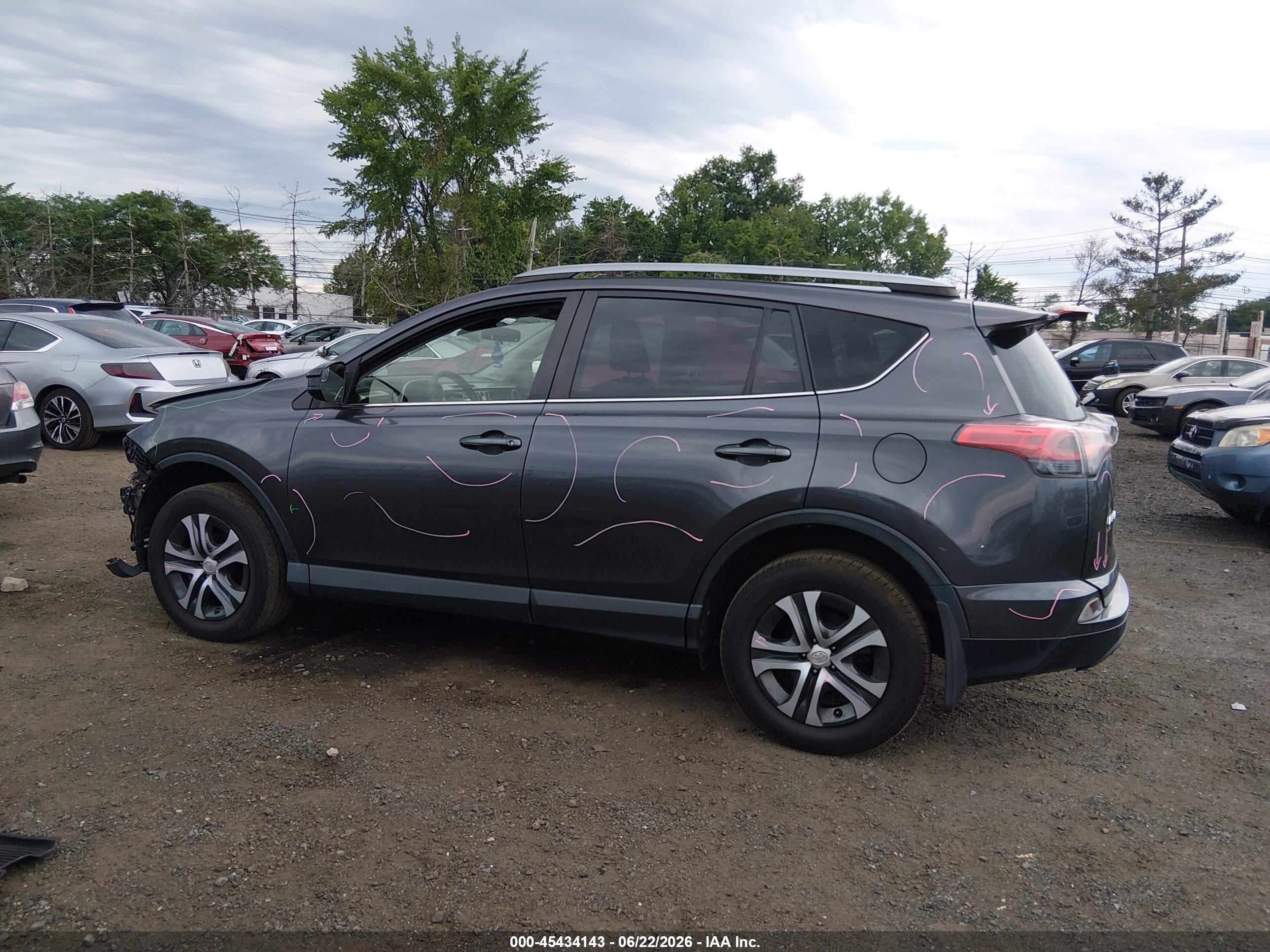 2018 TOYOTA RAV4 LE