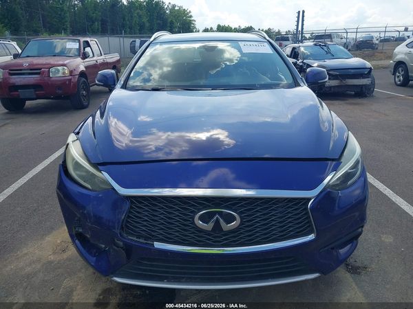 2018 INFINITI QX30 ESSENTIAL