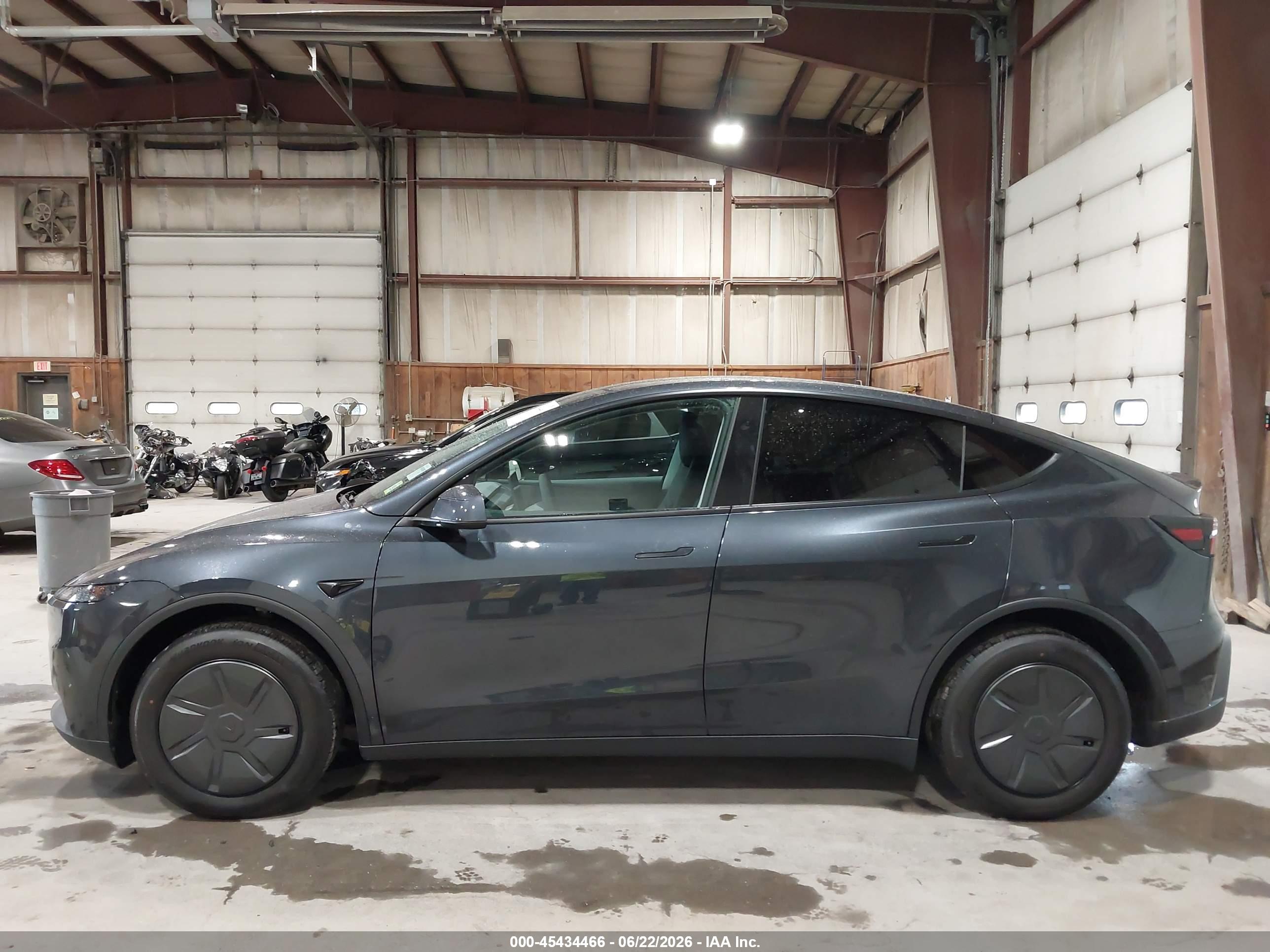 2026 TESLA MODEL Y