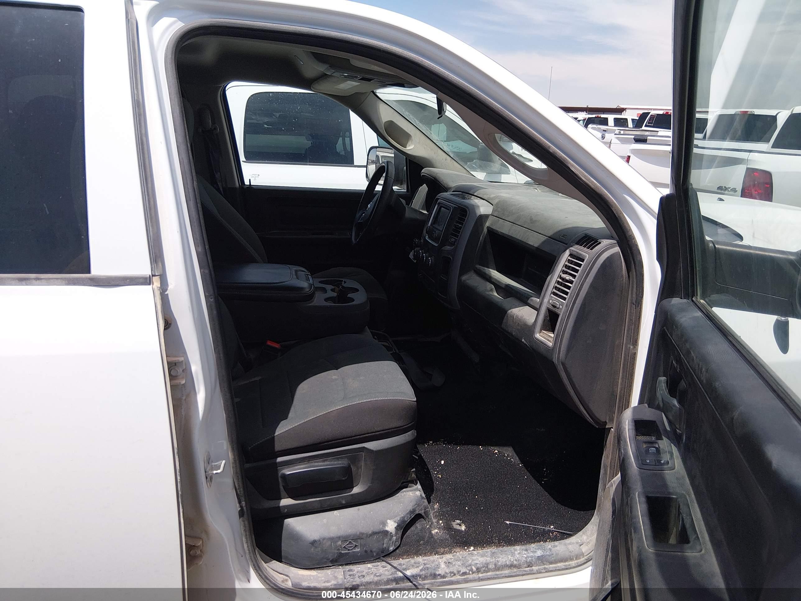 2023 RAM 1500 CLASSIC TRADESMAN  4X4 6'4 BOX
