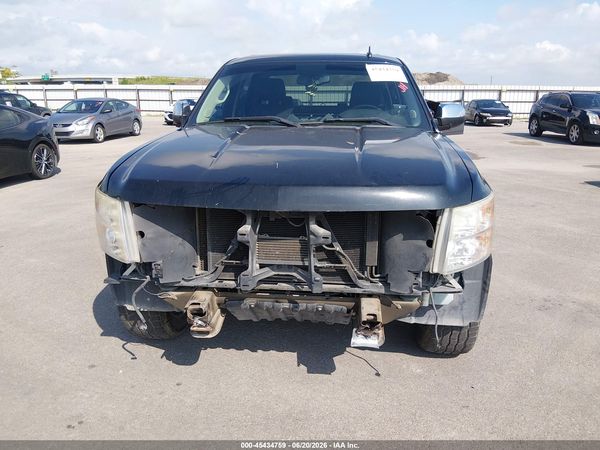2013 CHEVROLET SILVERADO 1500 LT — I115