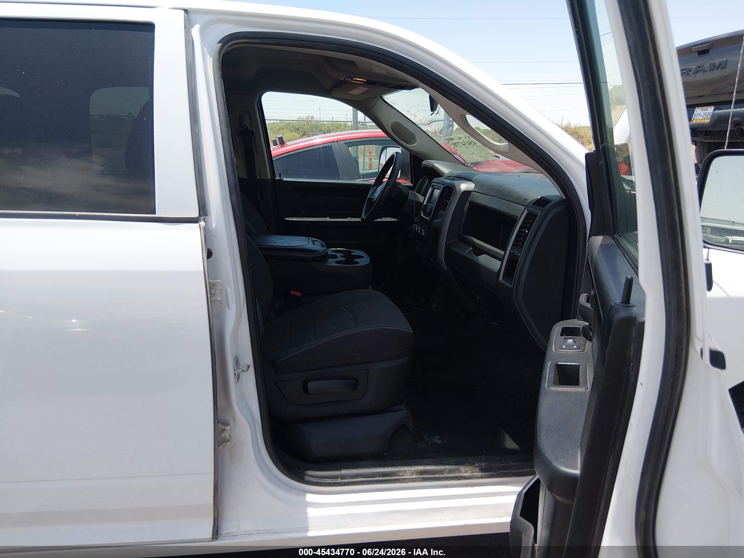 2023 RAM 1500 CLASSIC TRADESMAN  4X4 6'4 BOX
