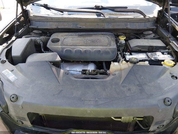 2019 JEEP CHEROKEE LATITUDE FWD