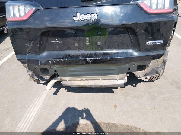 2019 JEEP CHEROKEE LATITUDE FWD