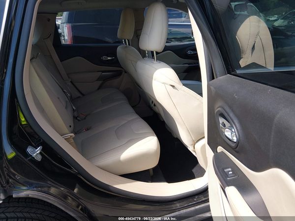 2019 JEEP CHEROKEE LATITUDE FWD