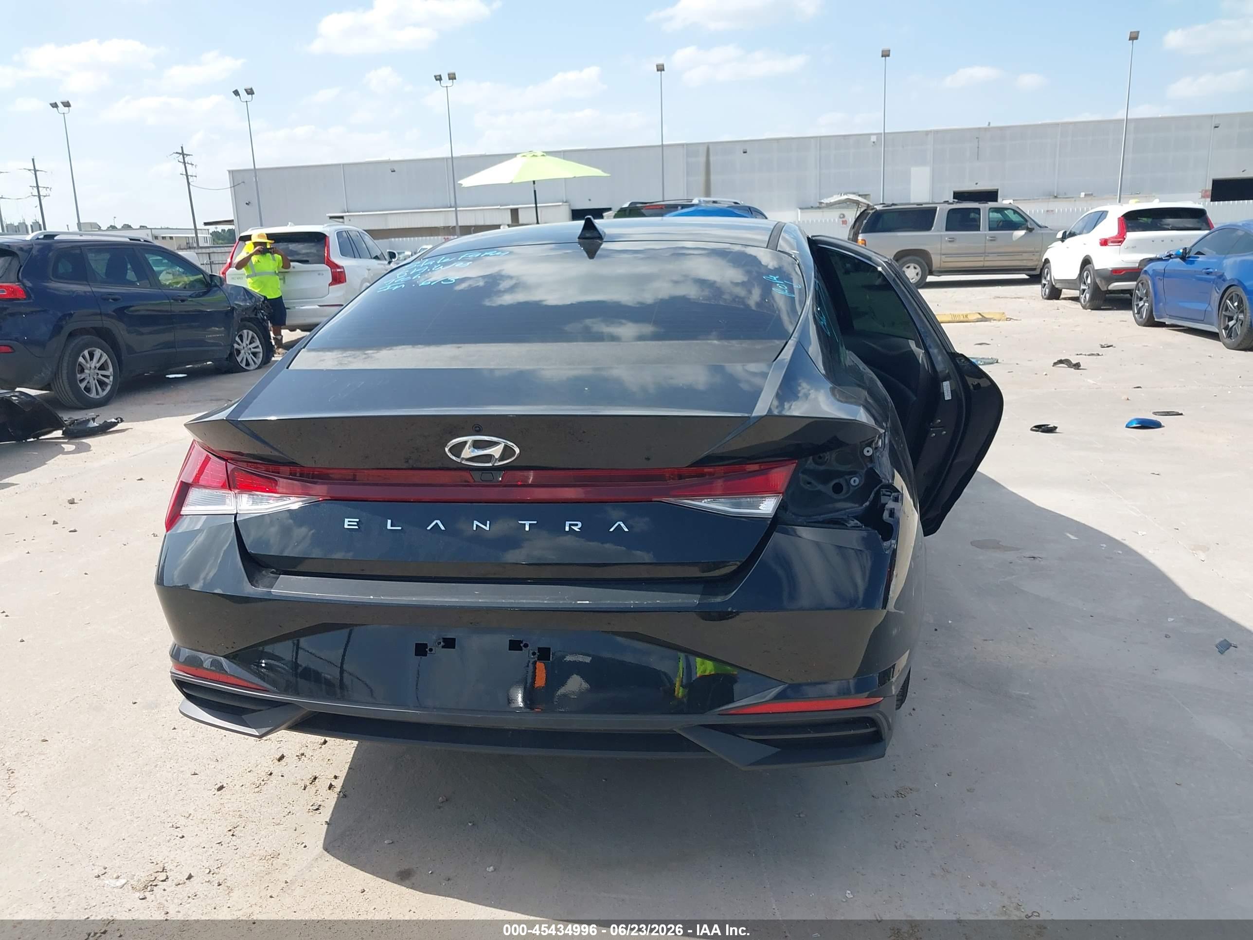 2022 HYUNDAI ELANTRA SEL