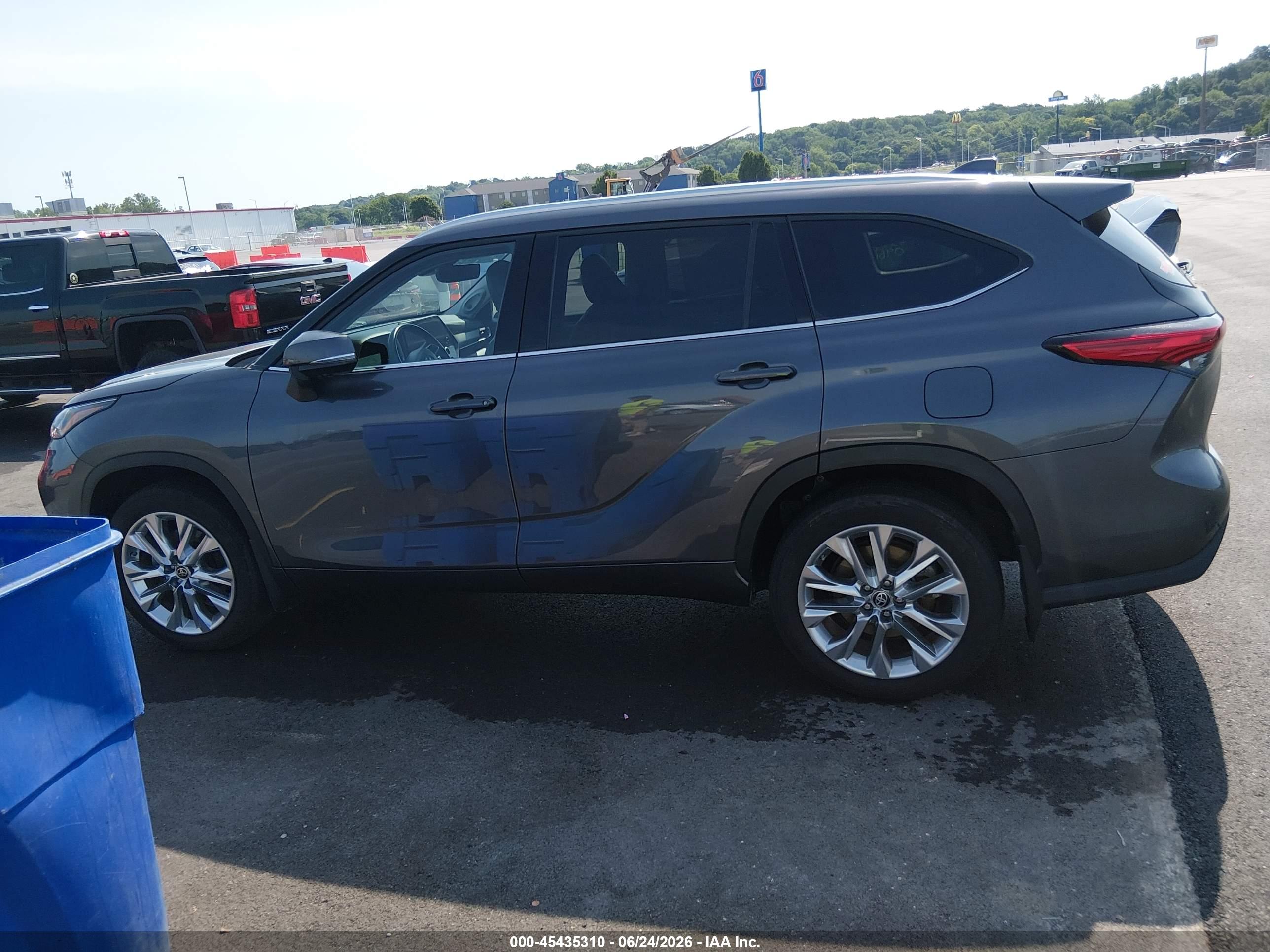 2023 TOYOTA HIGHLANDER LIMITED