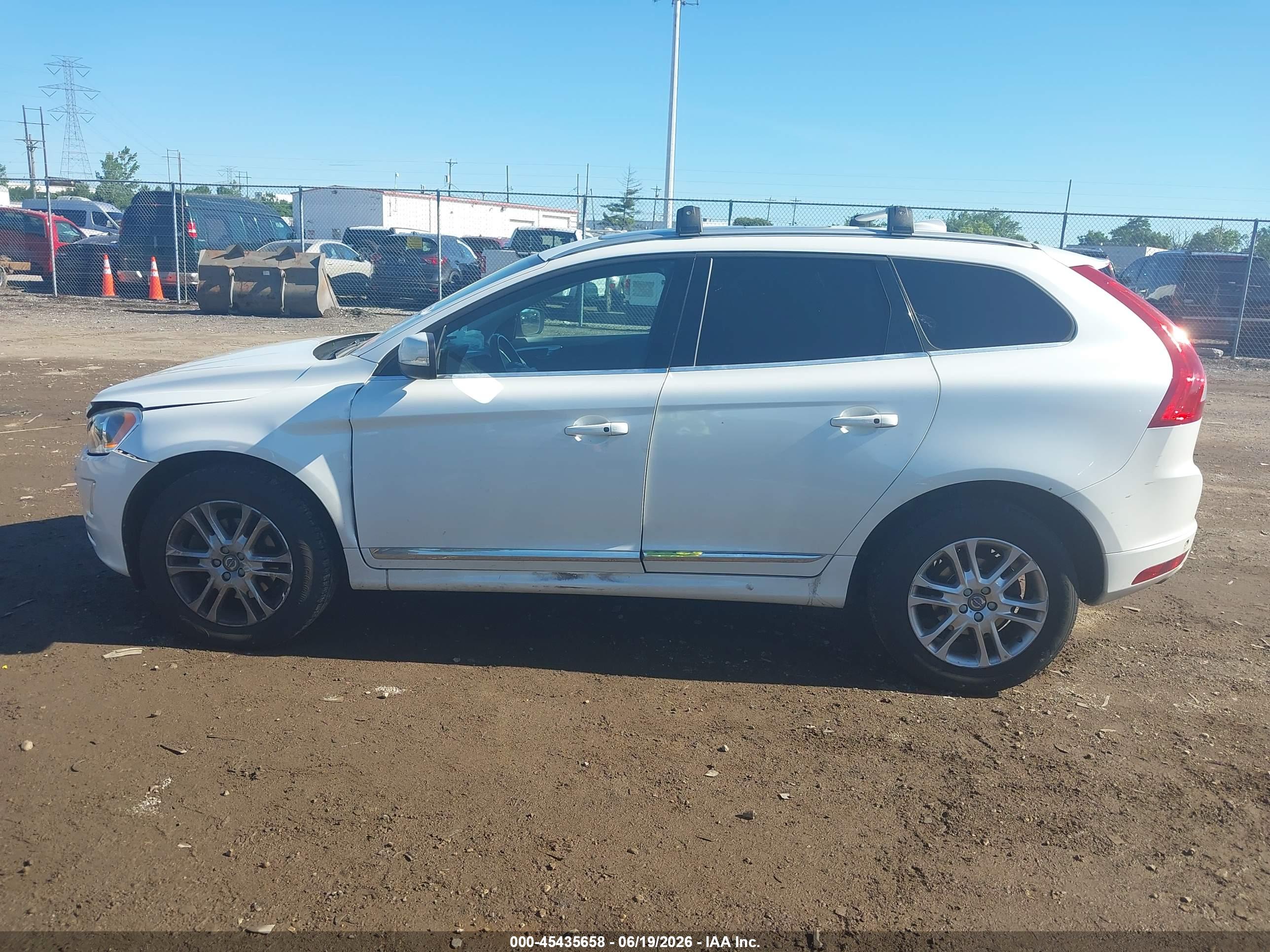 2016 VOLVO XC60 T5 DRIVE-E PREMIER