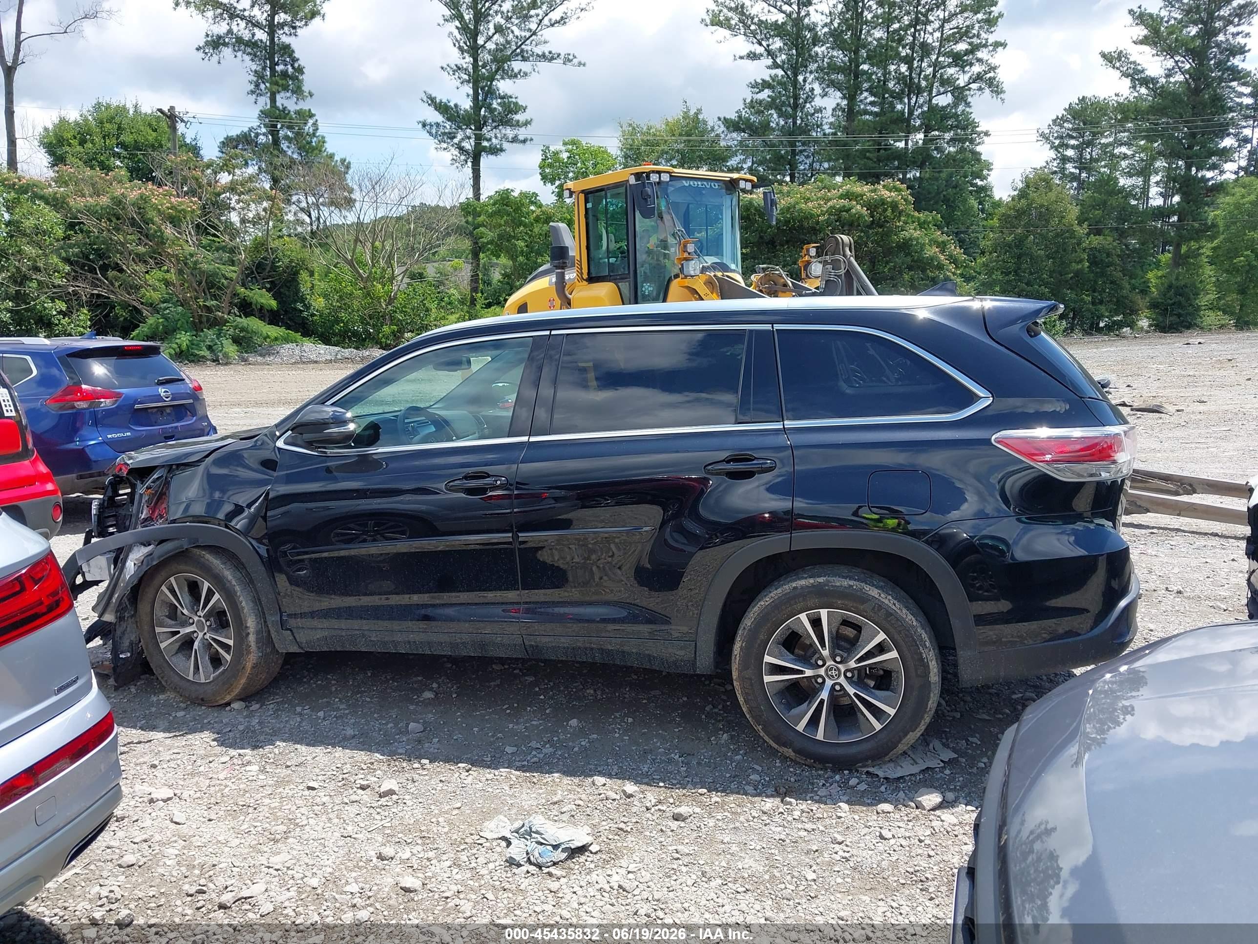 2016 TOYOTA HIGHLANDER XLE V6
