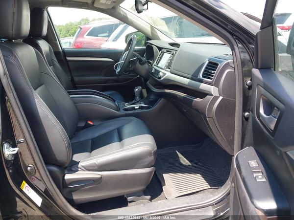 2016 TOYOTA HIGHLANDER XLE V6