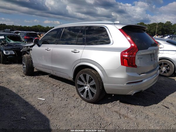 2021 VOLVO XC90
