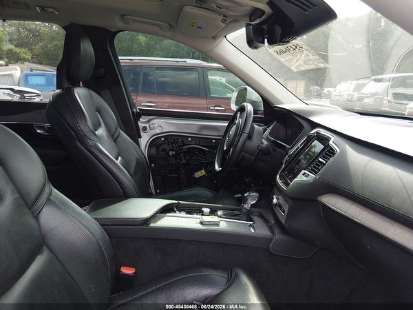 2021 VOLVO XC90