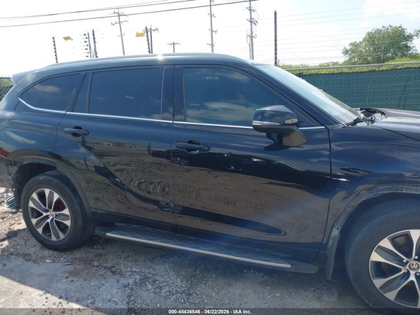 2022 TOYOTA HIGHLANDER XLE