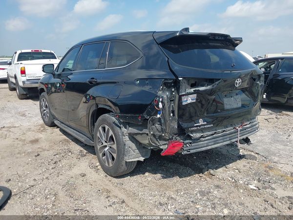 2022 TOYOTA HIGHLANDER XLE