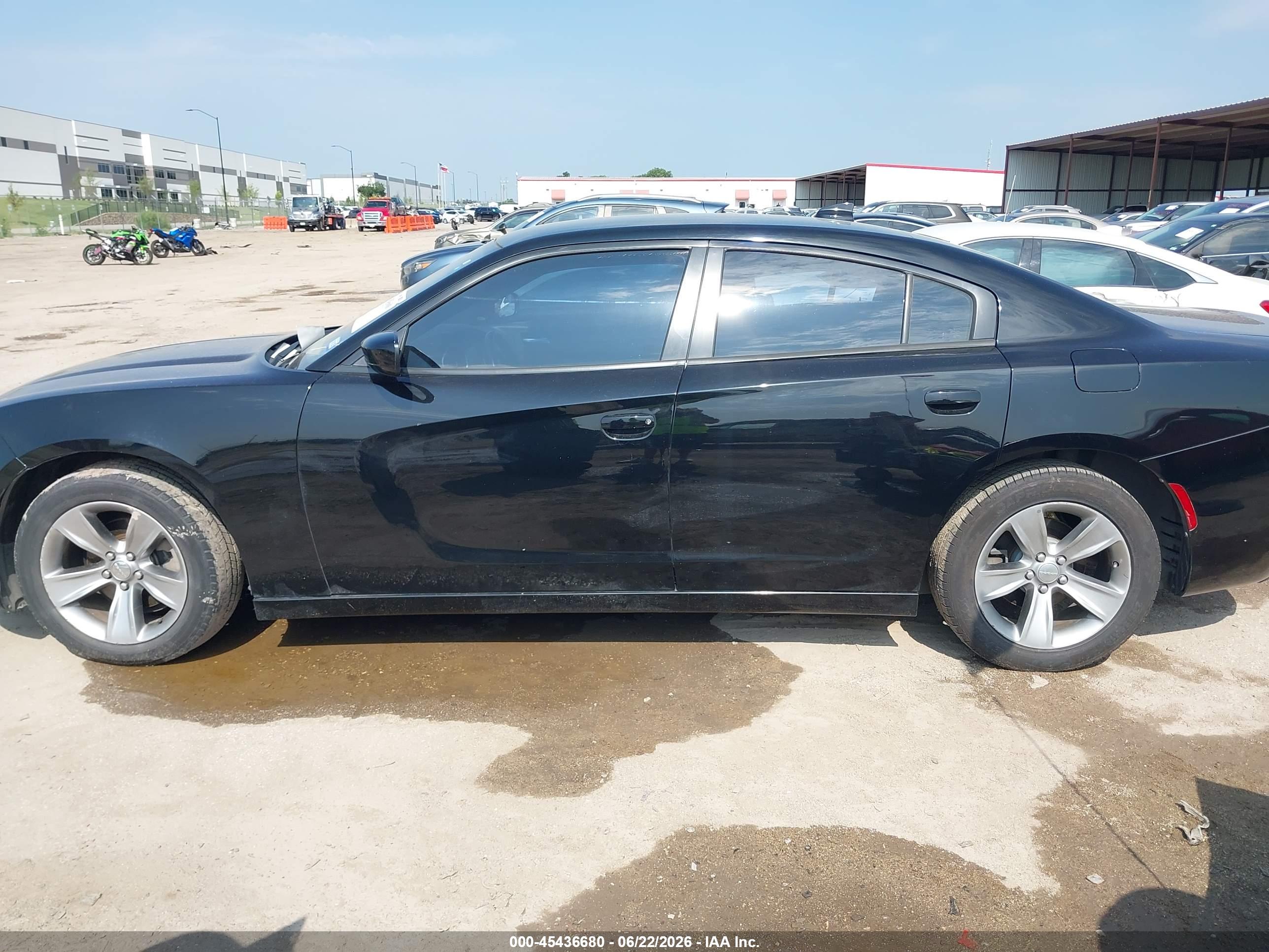 2016 DODGE CHARGER SXT