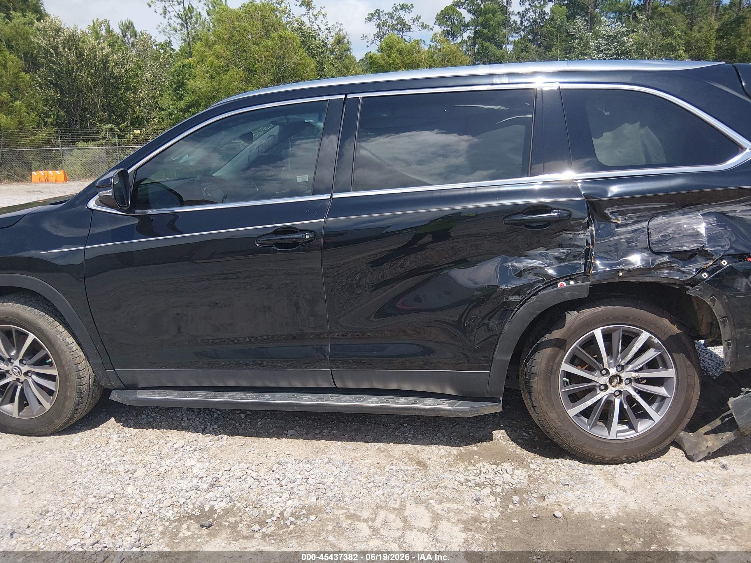 2019 TOYOTA HIGHLANDER XLE