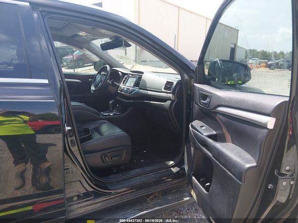 2019 TOYOTA HIGHLANDER XLE