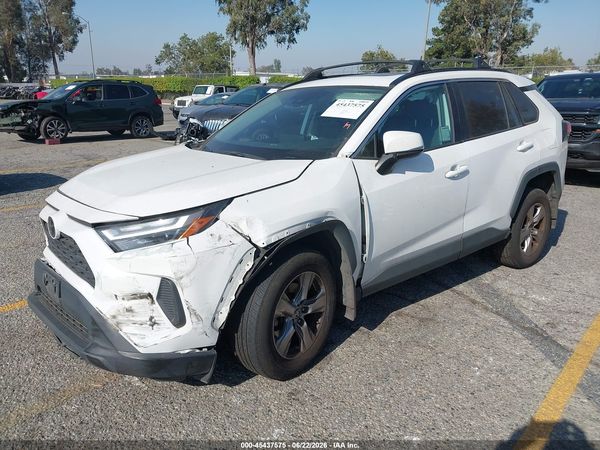 2022 TOYOTA RAV4 XLE