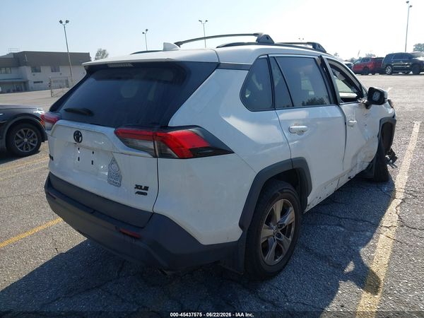 2022 TOYOTA RAV4 XLE