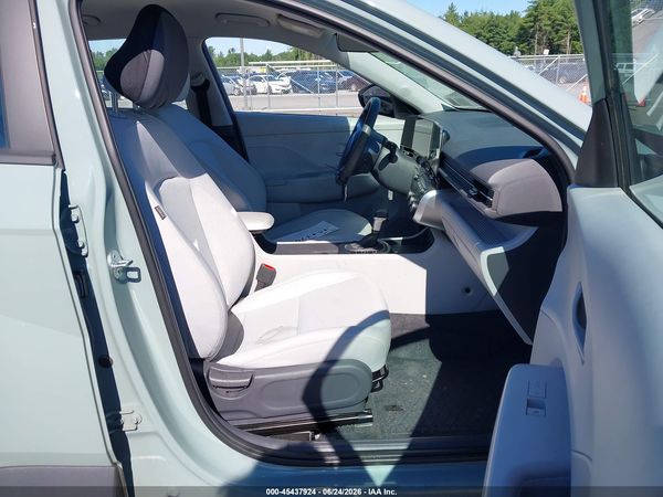 2025 HYUNDAI KONA SE