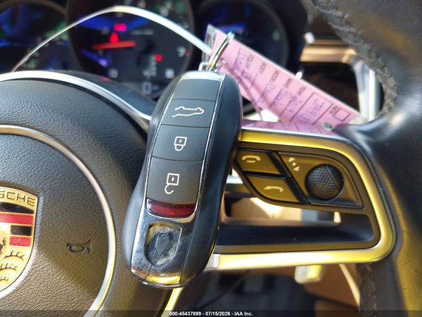 2019 PORSCHE MACAN