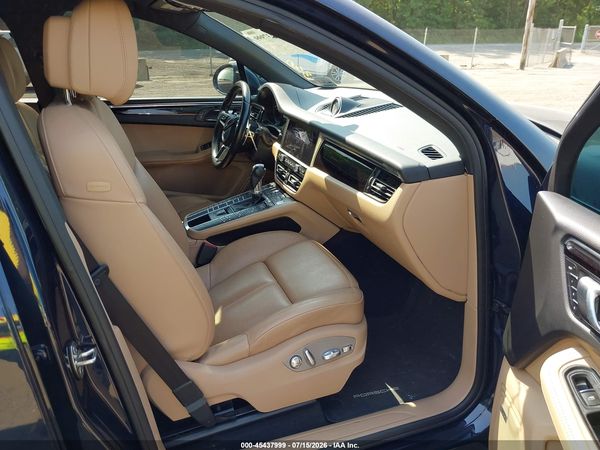 2019 PORSCHE MACAN