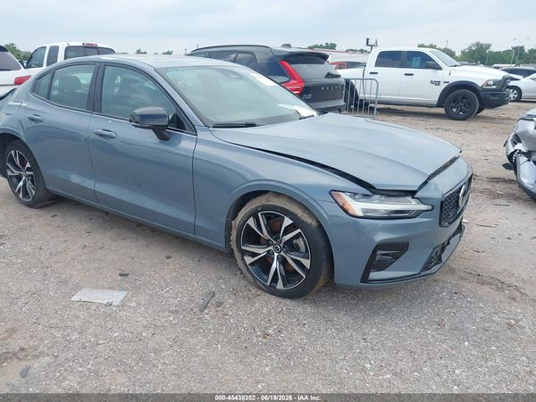 2024 VOLVO S60 B5 CORE DARK THEME