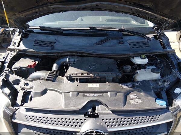 2019 MERCEDES-BENZ METRIS