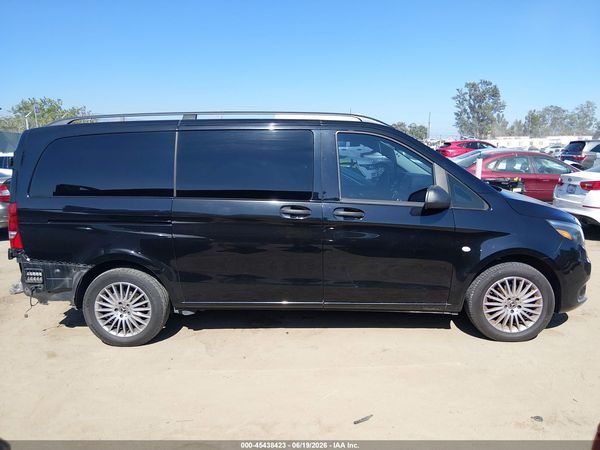 2019 MERCEDES-BENZ METRIS