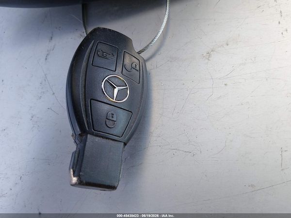 2019 MERCEDES-BENZ METRIS