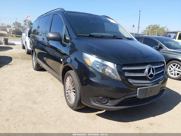 2019 MERCEDES-BENZ METRIS