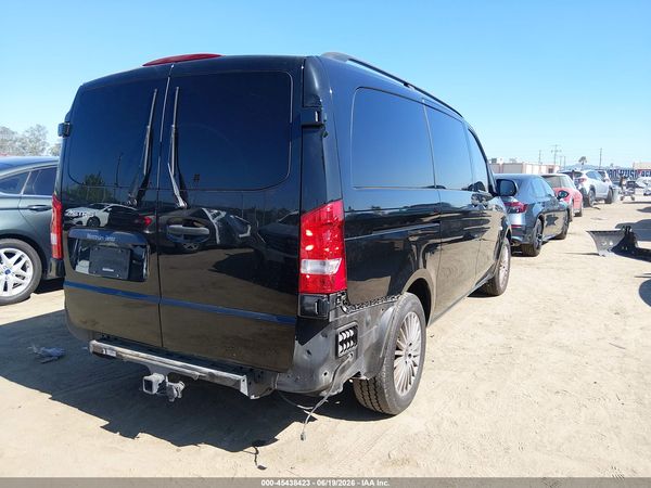 2019 MERCEDES-BENZ METRIS