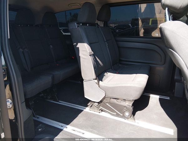 2019 MERCEDES-BENZ METRIS