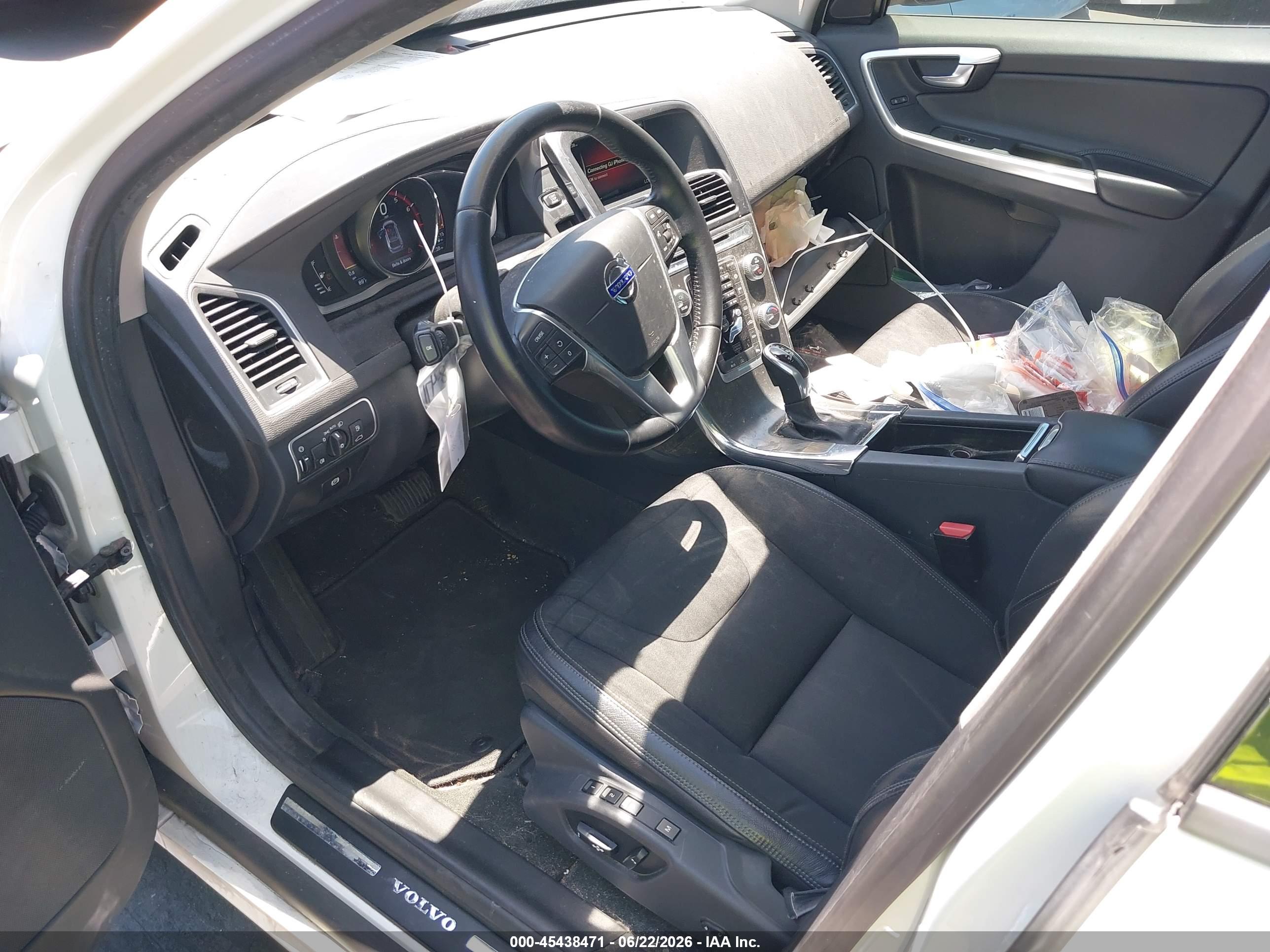2016 VOLVO XC60 T5 DRIVE-E